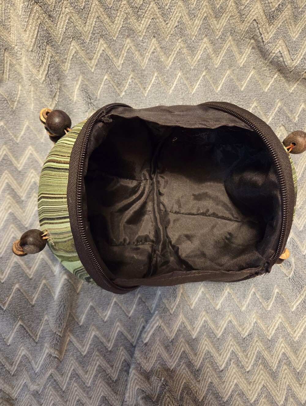Coconut Shell Purse - Picture 6 of 8